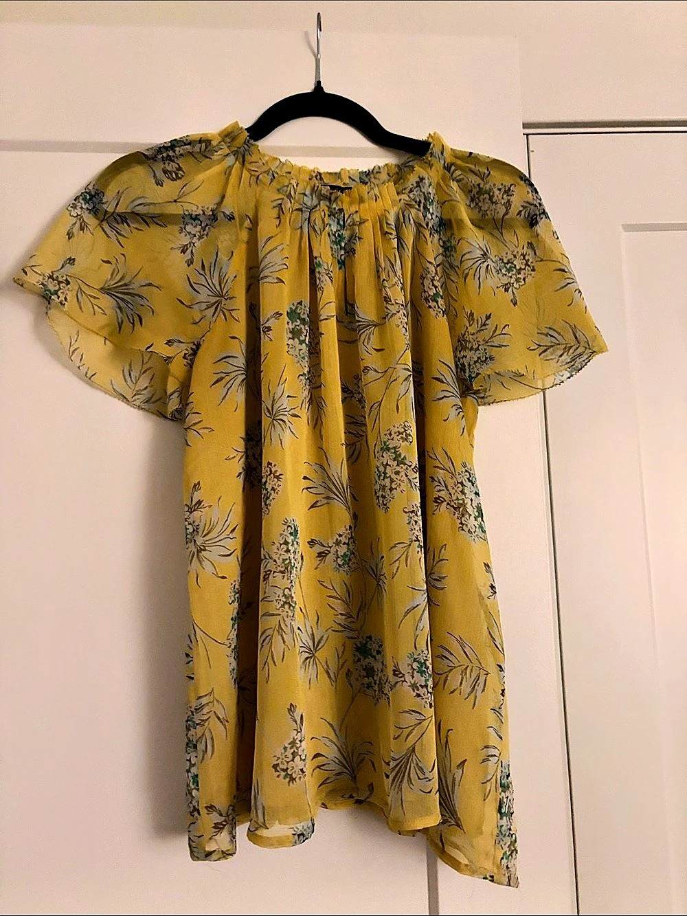 Ann Taylor Floral Top in Yellow & Green Size XS